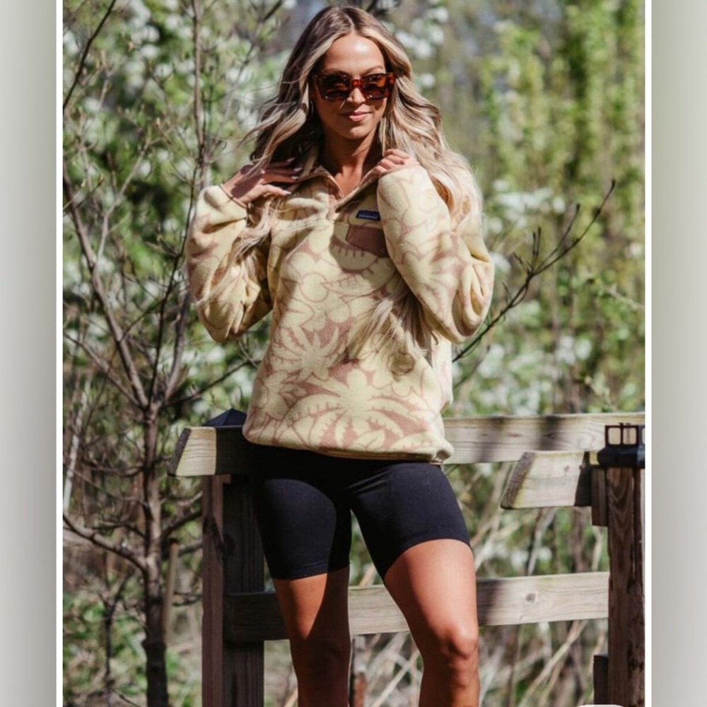 Patagonia Yellow and Tan Floral Fleece Synchilla Pullover